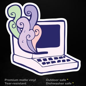 Pode incluir: Um autocolante branco com um design de laptop de desenho animado, com um ecrã azul e um design de redemoinho decorativo em verde, roxo e rosa. O texto "stick me! somewhere cool..." está no topo. Feito de vinil mate premium.