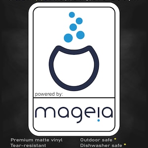 Könnte beinhalten: Ein rechteckiger Aufkleber mit weißem Hintergrund und schwarzem Rand. Er zeigt ein dunkelblaues Kesselsymbol mit blauen Blasen, den Text "stick me! somewhere cool...", "powered by: mageia" sowie Details zum matten Vinyl.