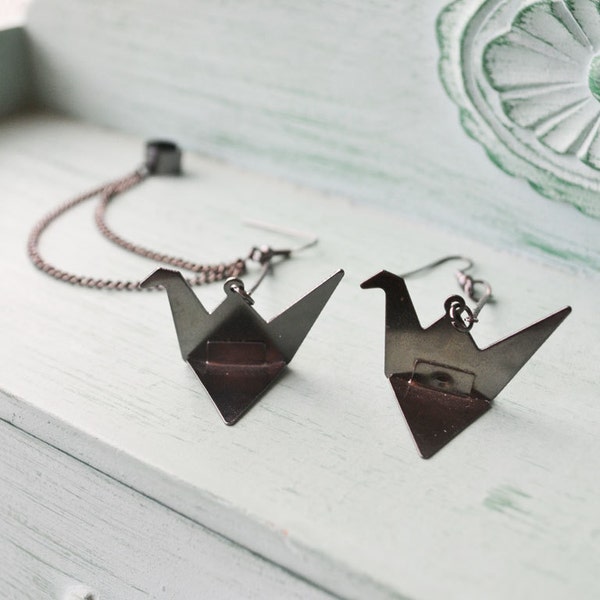 Gunmetal Origami Crane oreja pun ¢ o