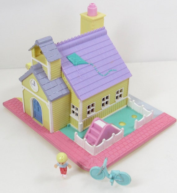 polly pocket schoolhouse