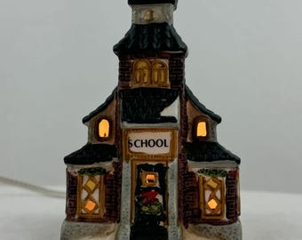 Vintage Ceramic Light-Up Christmas Village Schoolhouse Wreath Snow Small 4.5"