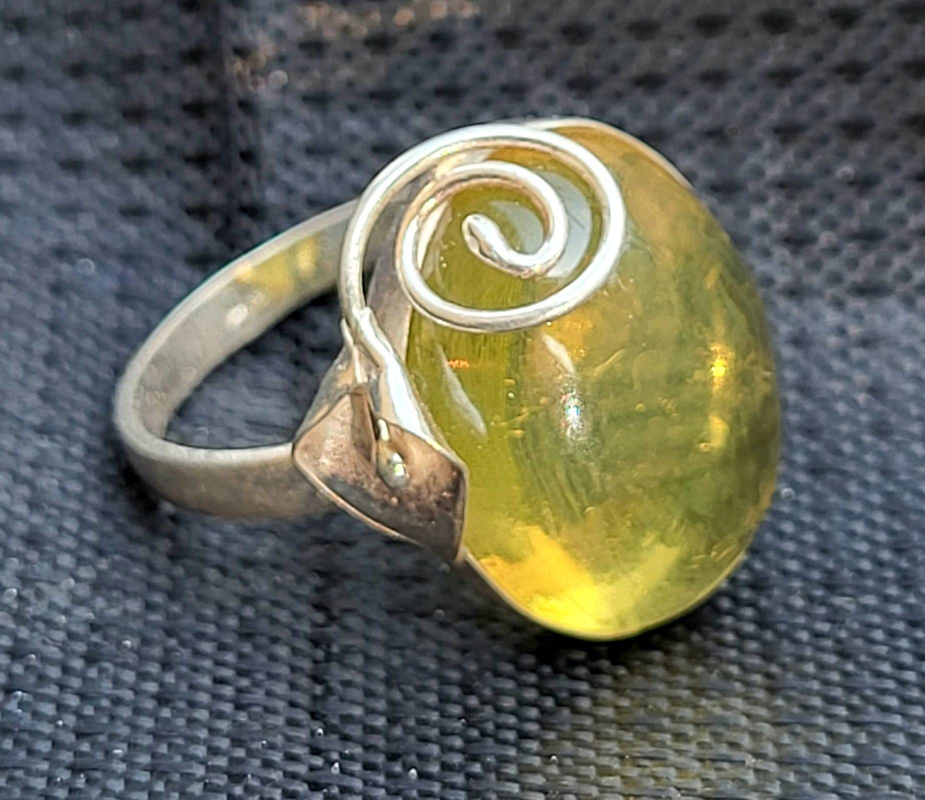 Bague Vintage Imposante - Plaqué Argent Rhodié, Taille 50, Ornée D'une Perle Verte Unique