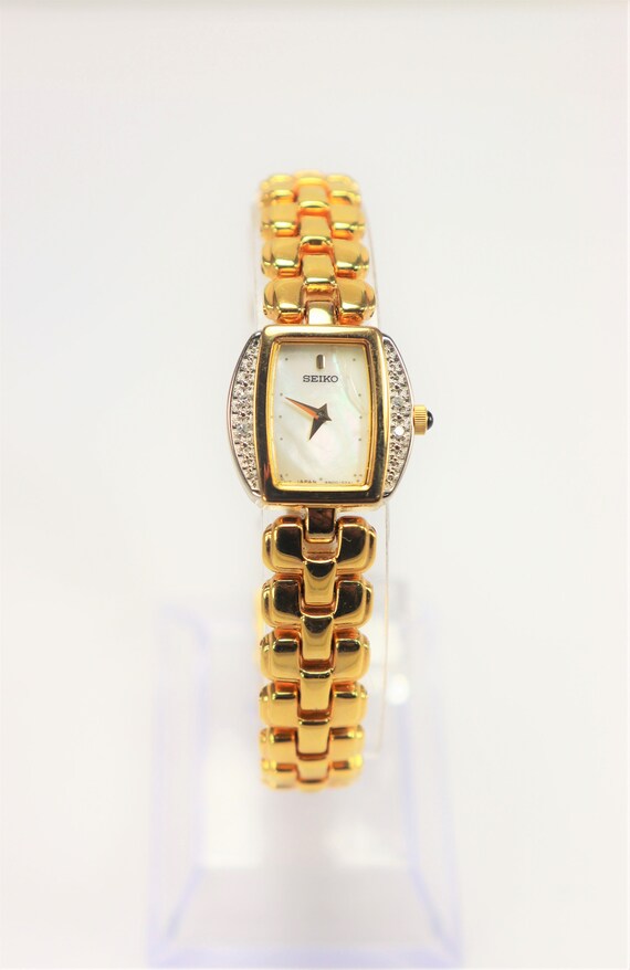 Seiko mother of shop pearl ladies watch