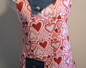 Handmade Heart print Apron  w/ deco shawl collar & pocket - Reversible Side Pink
