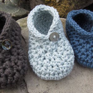 Crochet Pattern for Button It Bootee