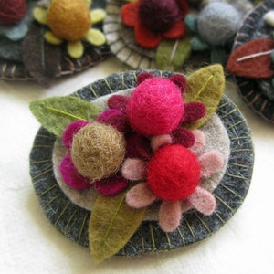 Handmade Felt Flower Bunch Brooch Berry Pie