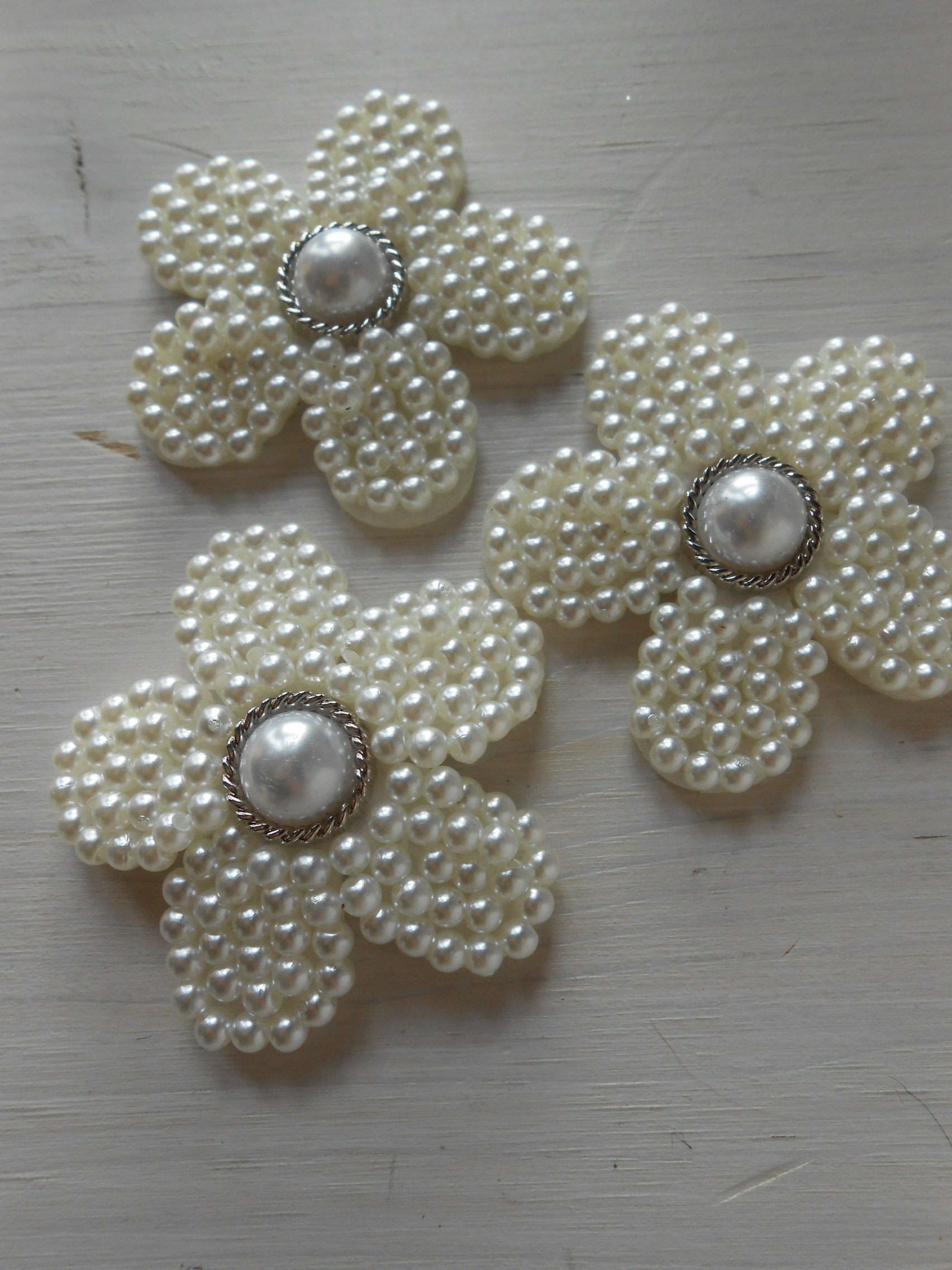 Patch Flowers Set of 2 Sew-on Large Appliques Pearls 