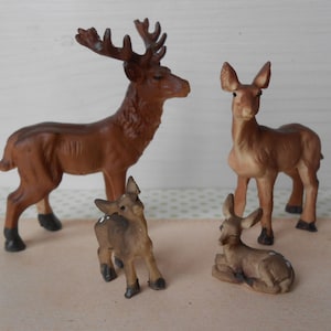 Miniature Famiglia di Cervi Animali della Foresta pz 4