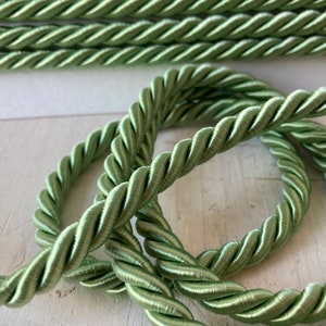 Cord Twisted Satin Sage Grün 5 Meter mm 7,5 Posamenten-Polsterung