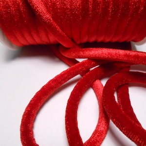 Velvet Trim Tubing Stretch Cord Red 7 mm 2 yards