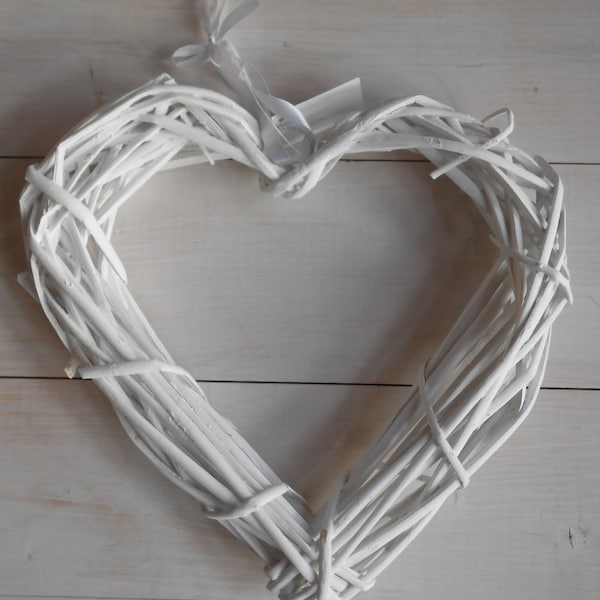 Heart Wreath Natural Wicker White cm 30