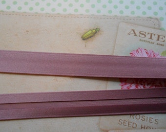 Schrägband aus Satin in Mauve Farbe 2,5cm Breite, 5 Meter Breite