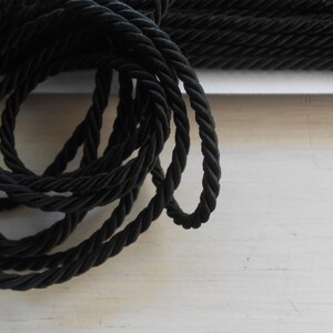 Bordure torsadée en cordon noir, largeur 5 yards 1/8" Passementerie