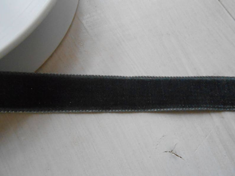 Velvet Ribbon Grey 5 Yards 58width