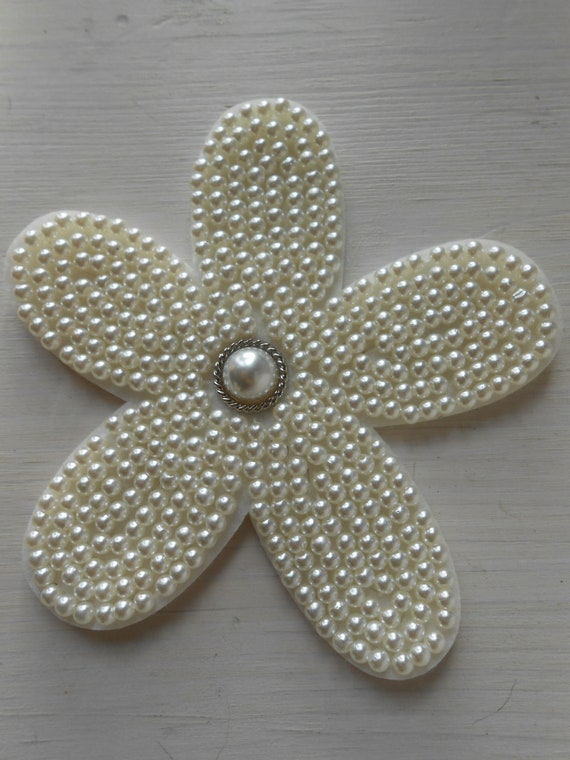 Patch Flowers Set of 2 Sew-on Large Appliques Pearls 