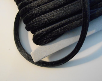 Cordón elástico de tubo negro con ribete de terciopelo de 5 mm y 2 yardas