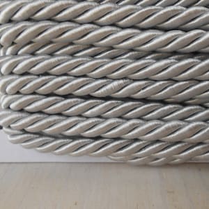 Kordel Twisted Satin Grau 5 Yards mm 7,5 Posamenten Polsterbesatz