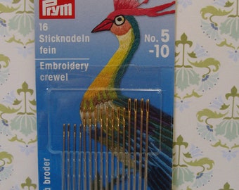 Może przedstawiać: Opakowanie 16 cienkich igieł do haftu, rozmiar 5-10, marki Prym. Opakowanie zawiera ilustrację kolorowego ptaka i tekst "Embroidery crewel".