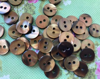 Buttons Mother of Pearl 20 pcs LIN 18 Brown