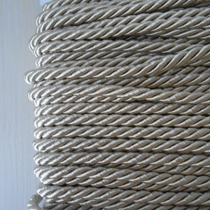Schnur Twisted Trim 5 Yards 1/4&quot; Breite Pergament Farbe
