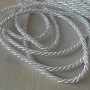 Kordel Twisted Satin Borte 5 Meter 1/4 "Breite Weiß