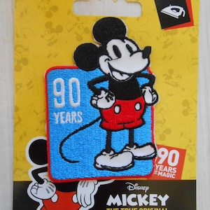 Iron on patches - Mickey Mouse 90 Years 06 nineties special Edition Disney  - red - 6,0 x 7,2 cm - Application Embroided badges
