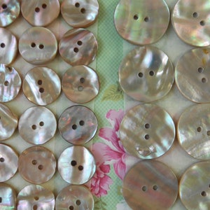 Buttons Natural Mother of Pearl 4 pcs