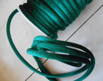 Velvet Trim Green Tubing Stretch Cord 5 mm 2 yds