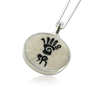 Leben & Wächter: Hamsa und das hebräische Wort &quot;&quot;Leben&quot;&quot; = חי (CHAI) auf Jerusalemstein Silber, Kettenanhänger - kostenloser Versand.&quot;