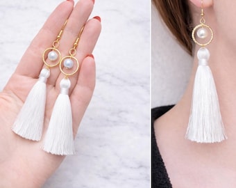 Bruiloft oorbellen met kwastjes, bruidspareloorbellen, witte zijden oorbellen met kwastjes, lange statement-oorbellen, bruidsieraden, cadeau bruidsmeisje