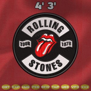 Puede incluir: Parche bordado con el logo de los Rolling Stones, un diseño de lengua y labios rojos, con las palabras "ROLLING STONES" y "TOUR 1978". El parche es negro con letras blancas y un fondo rojo. Dimensiones: 130 cm.