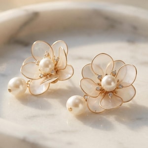 Handmade Resin Flower Pearl Stud Earrings, Champagne Beige Bridal Earrings, S925 Silver Post, Elegant Wedding Jewelry Gift for Women
