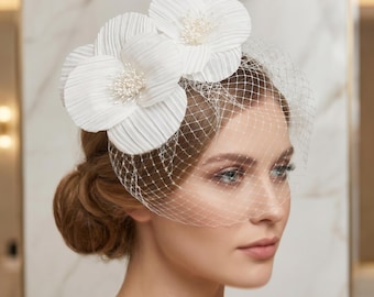 Fab 1960s Spring Summer White Decorative Brimmed Wedding Hat  display picture 2