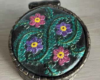 Cesta de cerámica vintage pintada a mano con tapa