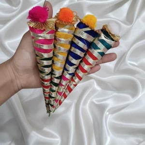 30 conos decorativos de henna para bodas indias: Sangeet, Haldi y Dholki