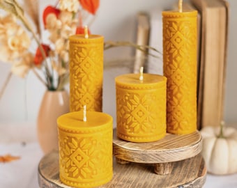 Set di 4 candele in cera d'api • Decorazione ucraina, profumo naturale di miele, centrotavola per il Giorno del Ringraziamento