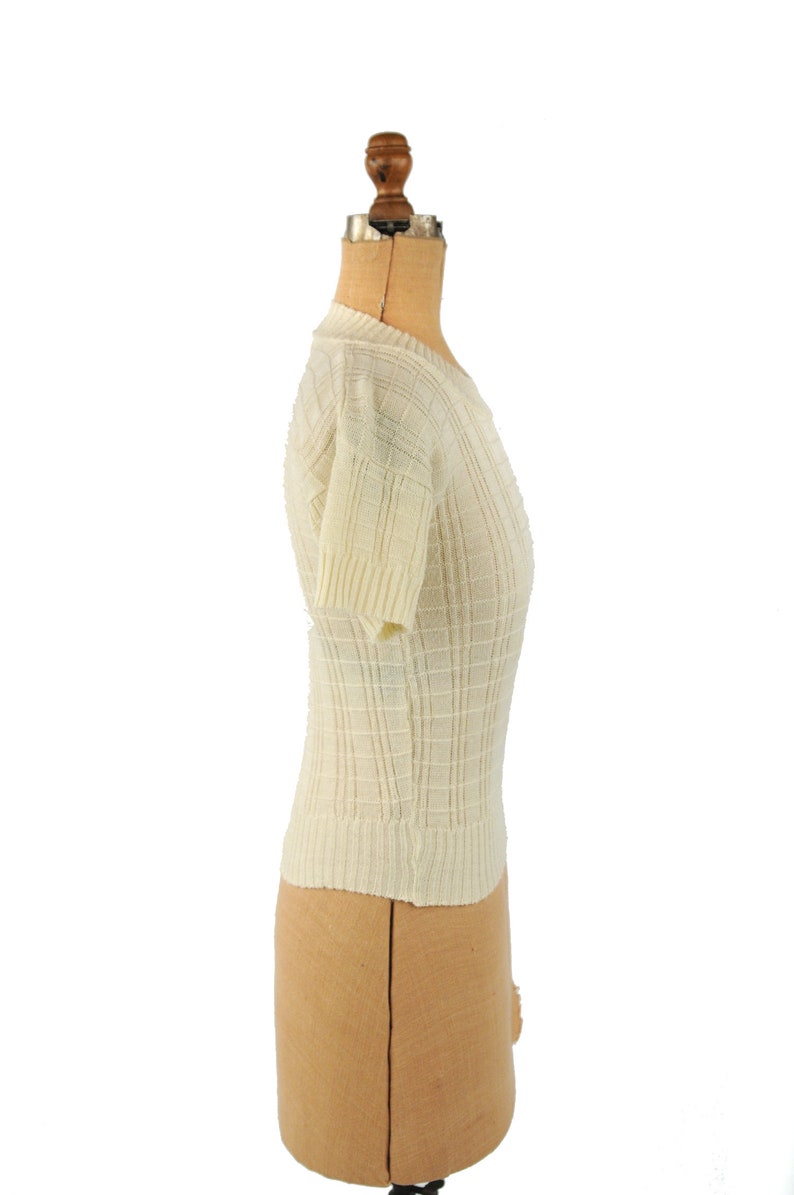 Vintage 70s Cream Semi Sheer Knit Embroidered Flower Short Sleeve Knit Sweater Top M