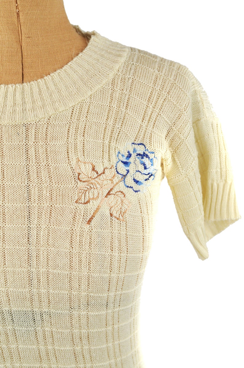 Vintage 70s Cream Semi Sheer Knit Embroidered Flower Short Sleeve Knit Sweater Top M