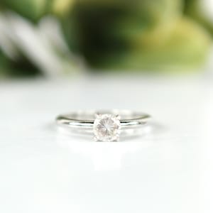 Vintage 60s 70s Sterling Silver Cubic Zirconia Simple Solitaire Stone Ring