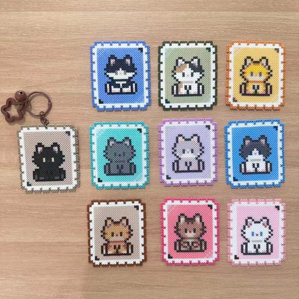 Ręcznie robione magnesy na lodówkę z koralikami Perler w kształcie kotów, dekoracja w stylu pikselowym z motywem kotów z możliwością zawieszenia, kolorowe koty kawaii, różne style, prezent dla miłośnika kotów