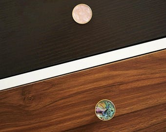 Moderne messing kastknop met harsinlegwerk