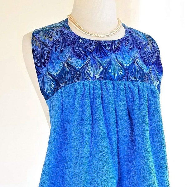 Erwachsene Lätzchen in blau marmoriert Wirbel, keine Krawatte Schürze