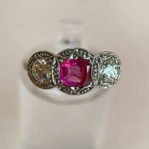 Bijou vintage VP Treasury Burma 0,75 ct Rubis Diamant Brillant « Étreinte de Princesse » Vintage