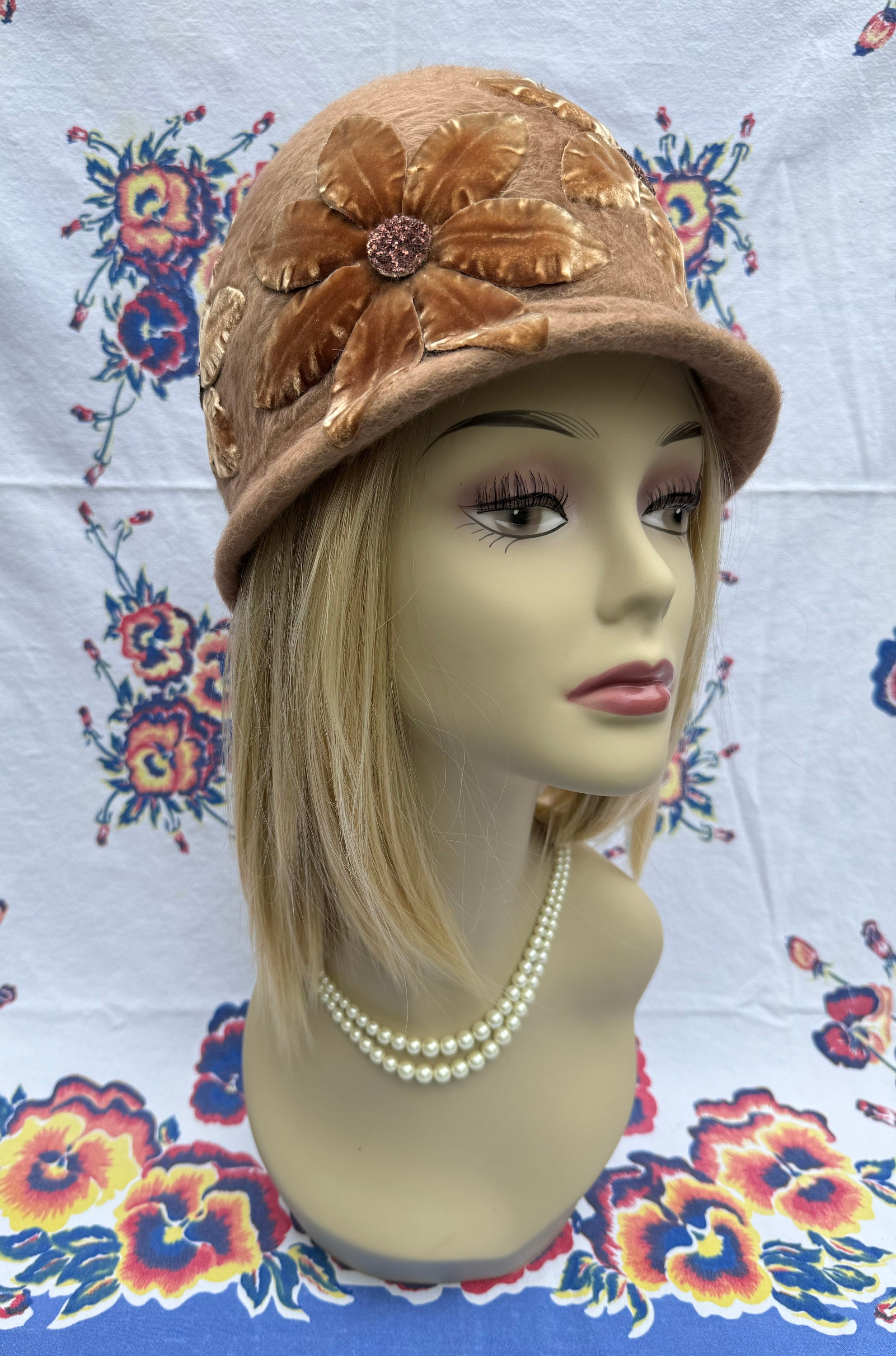 1960's Felt Cloche Flapper Hat - Etsy
