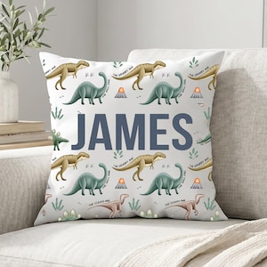 Dinosaurie-kuddfodral med namn, personlig barnrumsdekor, Jurassic-tema barnrumsdekor, personlig present till pojkar, söt dinosaurie-sovrumskudde