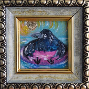 Krähe auf Pool Float Miniatur, kleine Vogel Kunst, wunderliche Krähe Liebhaber Geschenk, Impasto Raben Kunstwerk, lustiges Tier Kunst Geschenk, Schreibtisch Dekor Süße Krähe
