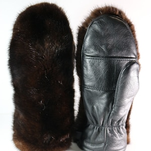 Fur and leather mittens, gloved inside for women