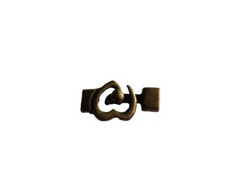 Heart shaped hook clasp