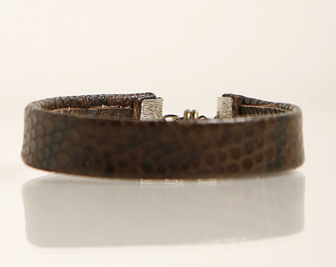 Printed leather bracelet.