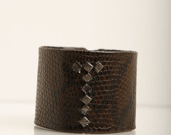 Print leather wristband